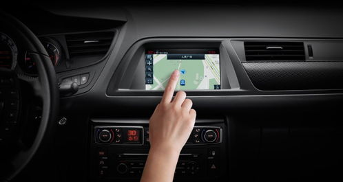 開車的時候看導航被扣分罰款,老司機 你是開車還是看手機