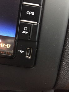 車載導航只能用dvd很煩,圖片上的sd卡有張內存卡能不能下載歌曲放在里面聽啊,還有一個usb插口是