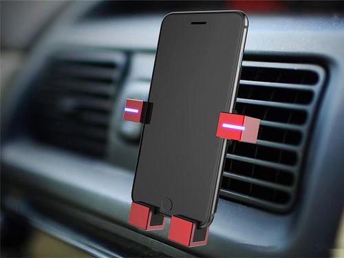 為何用手機導航被罰款？交警提醒 兩個危險習慣成關鍵，車載導航更穩妥